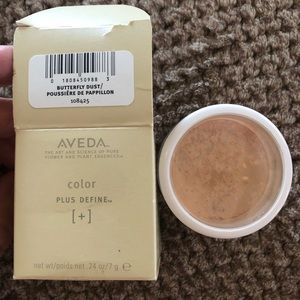 All over face highlighter / powder